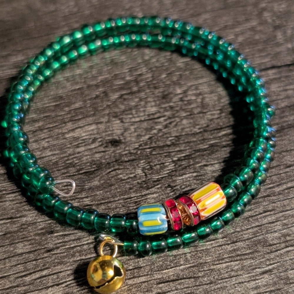 Handcrafted green memory wire charm bracelet